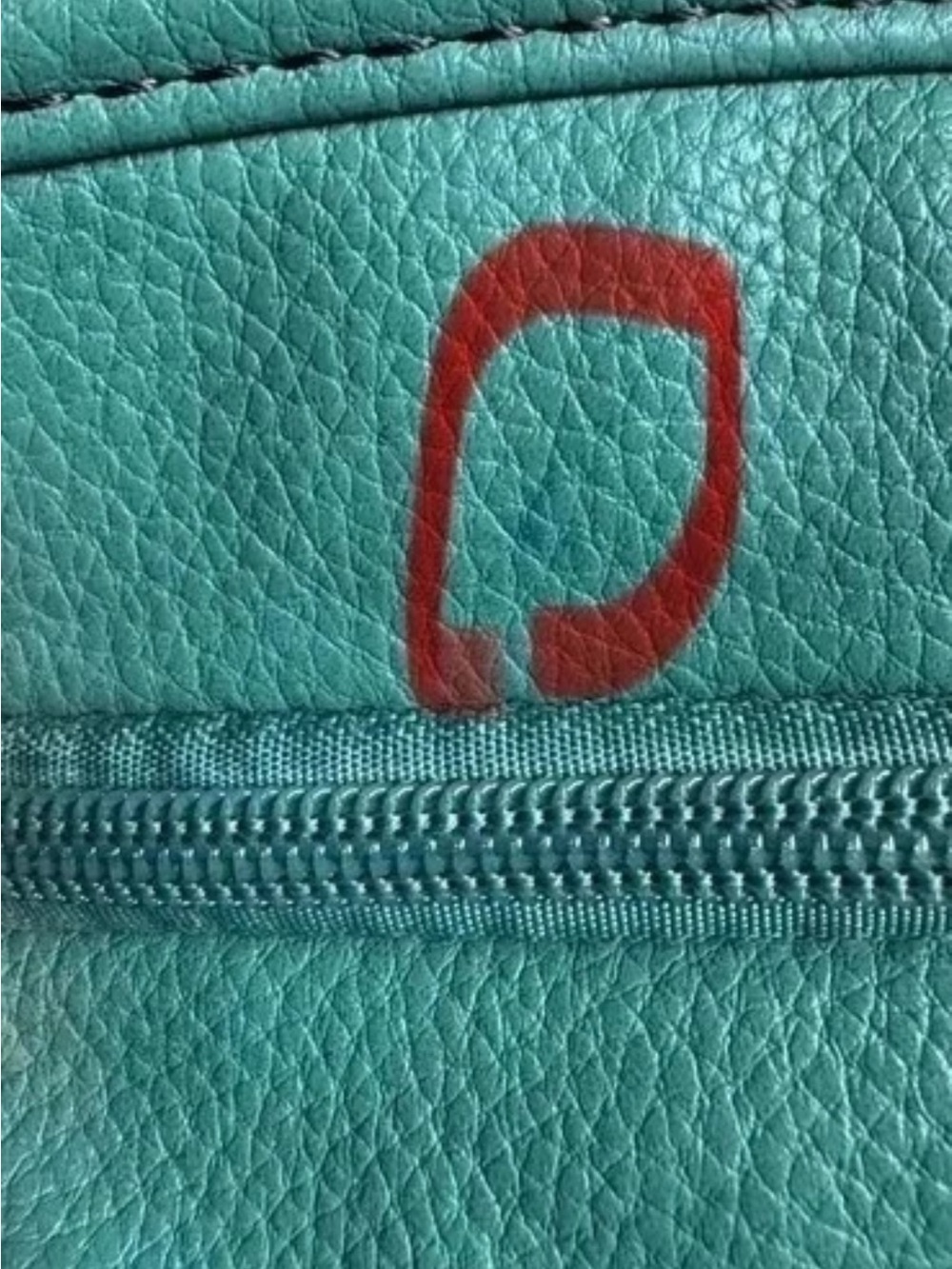 CHALA VEGAN LEATHER PURSE - Picture 15 of 16